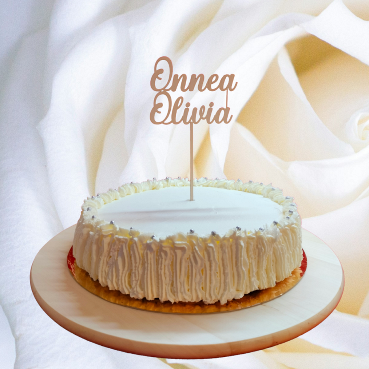 Onnea kakkukoriste omalla nimellä Onnea kakkukoriste omalla nimellä