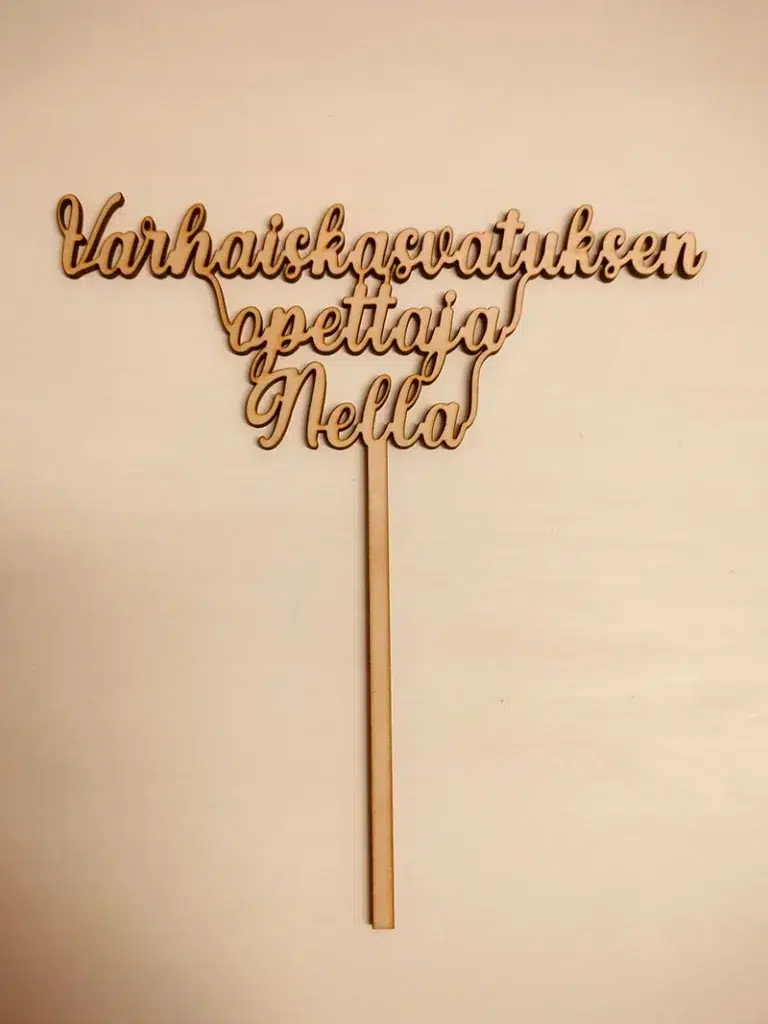 Raataloity kakkukoriste